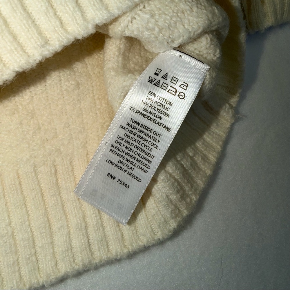 Tahari Fair Isle Turtleneck Sweater Ivory Knit XS Cozy Winter Oversized - Picture 7 of 9